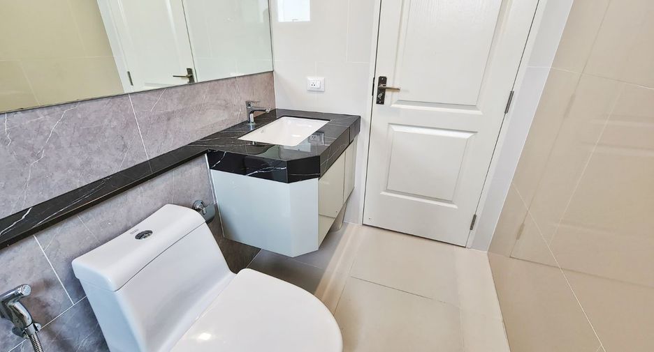 For sale 4 bedrooms house in Phasi Charoen, Bangkok