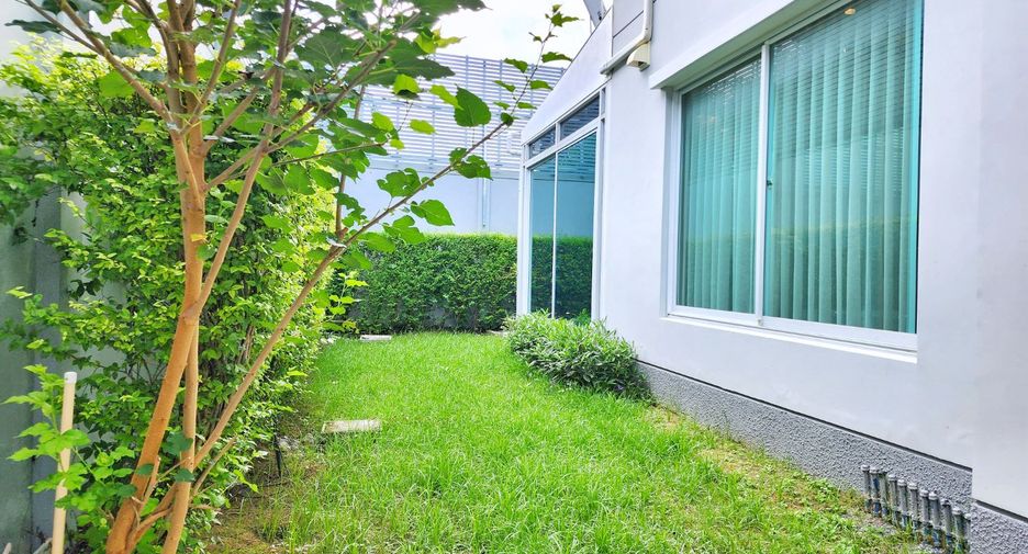 For sale 4 bedrooms house in Phasi Charoen, Bangkok