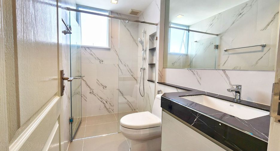 For sale 4 bedrooms house in Phasi Charoen, Bangkok