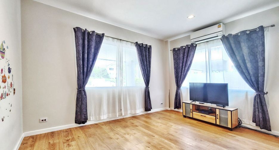 For sale 4 bedrooms house in Phasi Charoen, Bangkok
