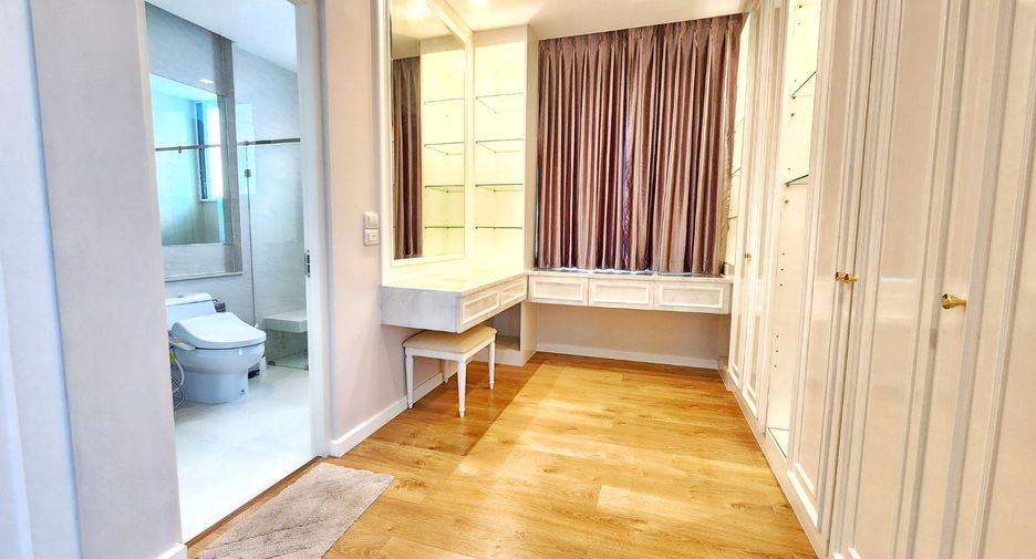 For sale 4 bedrooms house in Phasi Charoen, Bangkok