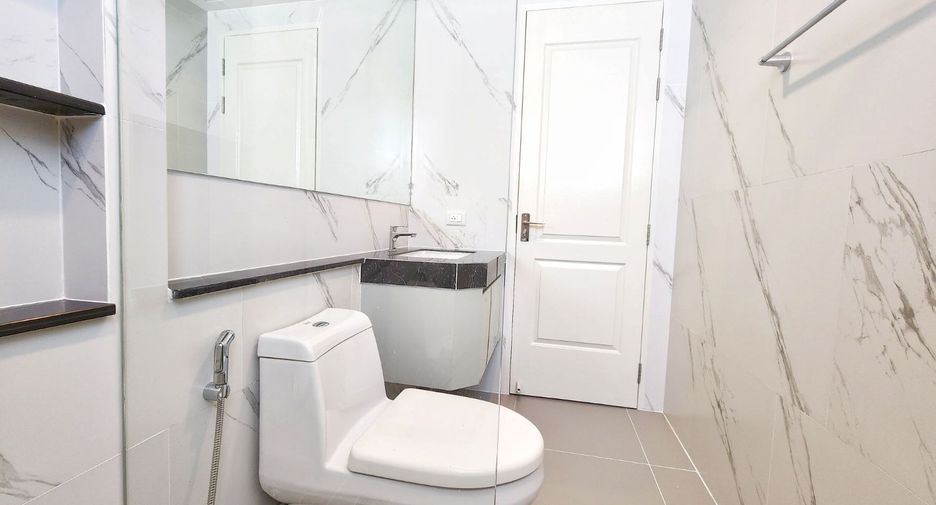 For sale 4 bedrooms house in Phasi Charoen, Bangkok
