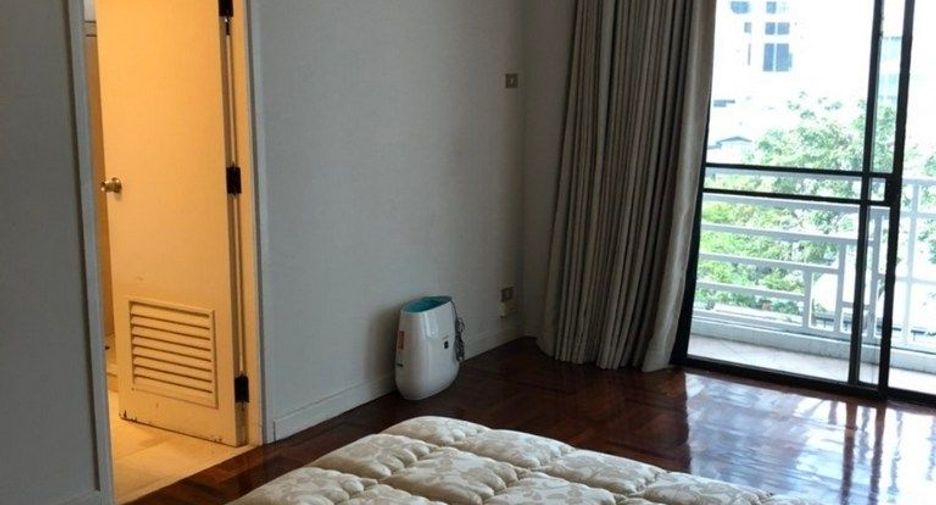 Condo en alquiler de 3 habitaciones en Sathon, Bangkok