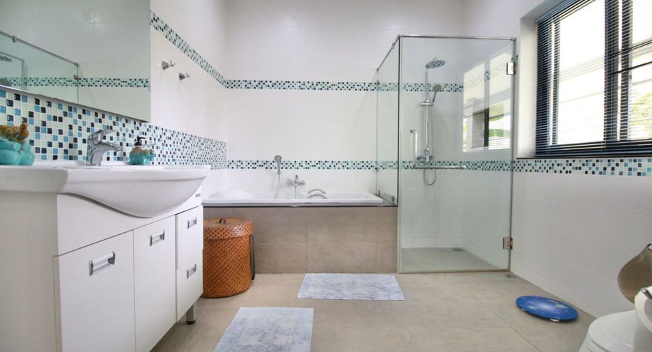 Haus zur Miete und zum Kauf mit 3 Zimmer in Saraphi, Chiang Mai