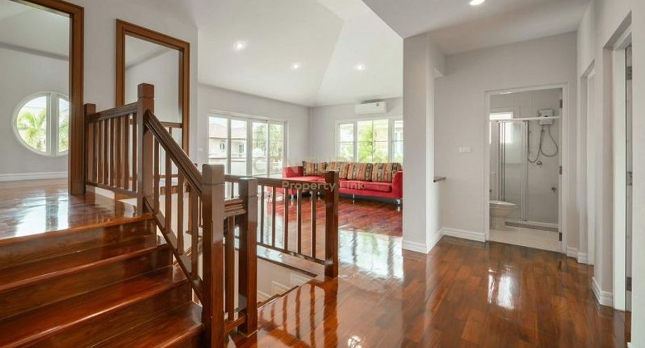 For sale 4 bedrooms house in Thawi Watthana, Bangkok