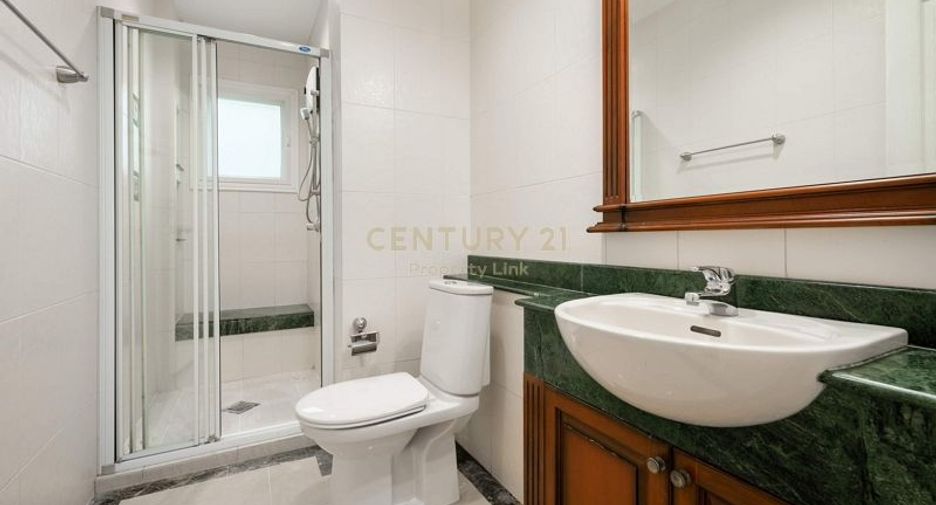 For sale 4 bedrooms house in Thawi Watthana, Bangkok