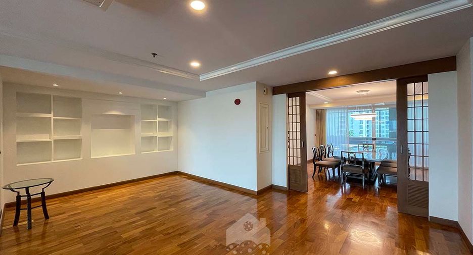 For rent 3 bed apartment in Khlong Toei, Bangkok