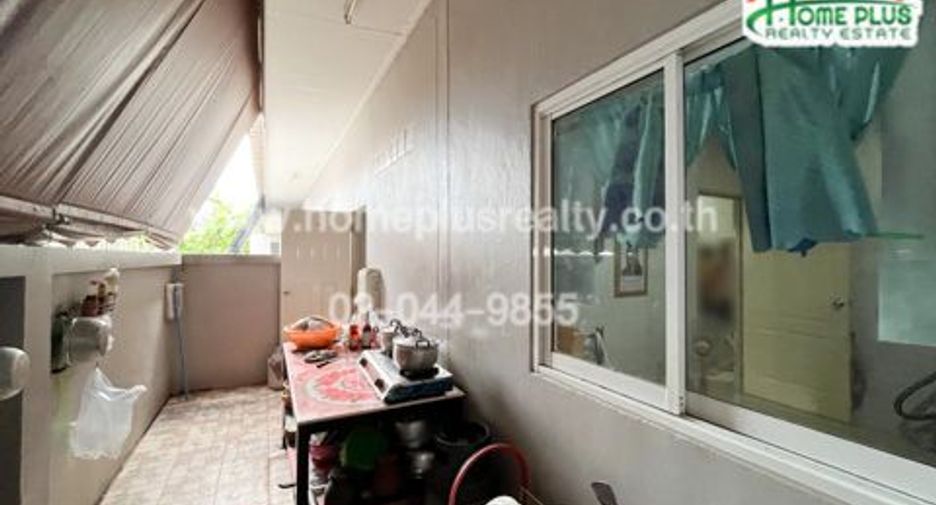 For sale 2 Beds townhouse in Phanat Nikhom, Chonburi
