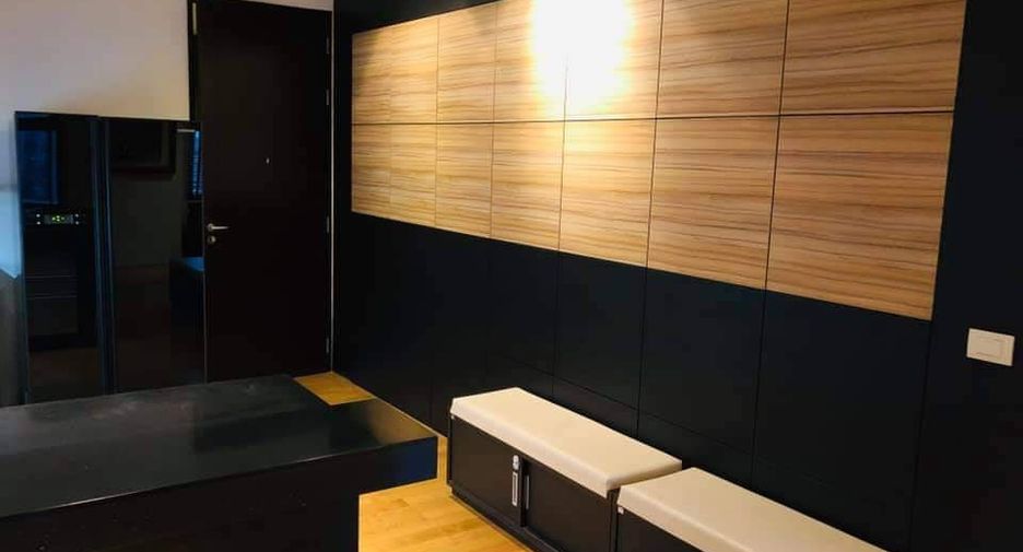 For sale 3 bedrooms condo in Khlong Toei, Bangkok