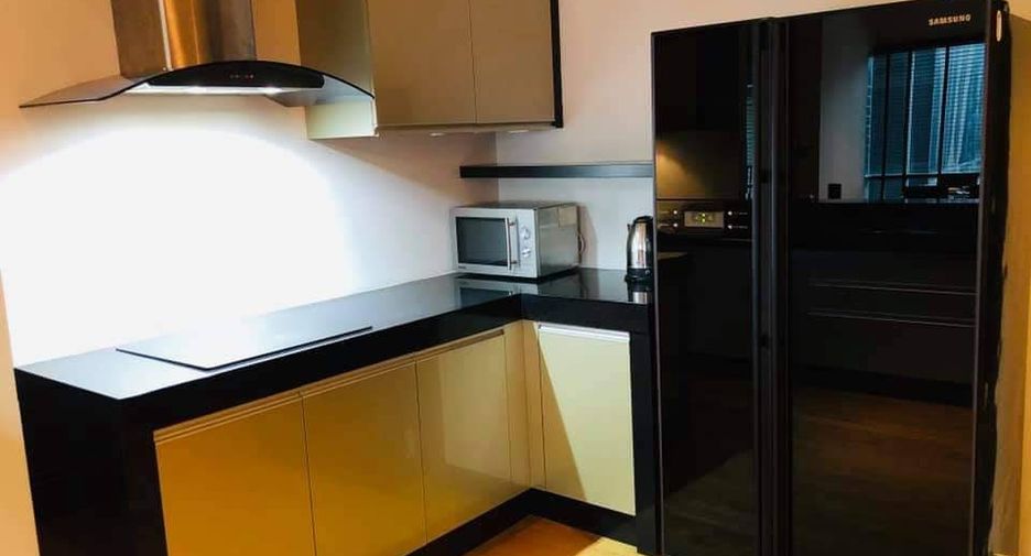 For sale 3 bedrooms condo in Khlong Toei, Bangkok