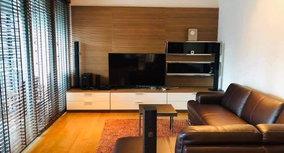 For sale 3 bedrooms condo in Khlong Toei, Bangkok