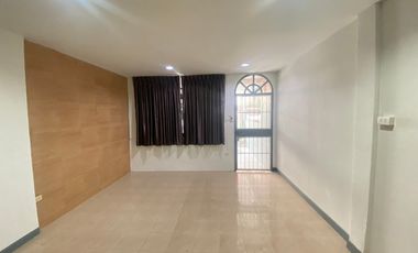 À vendre 3 chambres maison de ville à Mueang Samut Prakan, Samut Prakan