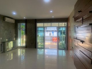 For sale 3 bed townhouse in Mueang Lamphun, Lamphun