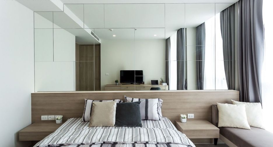 For rent 2 bedrooms condo in Pathum Wan, Bangkok