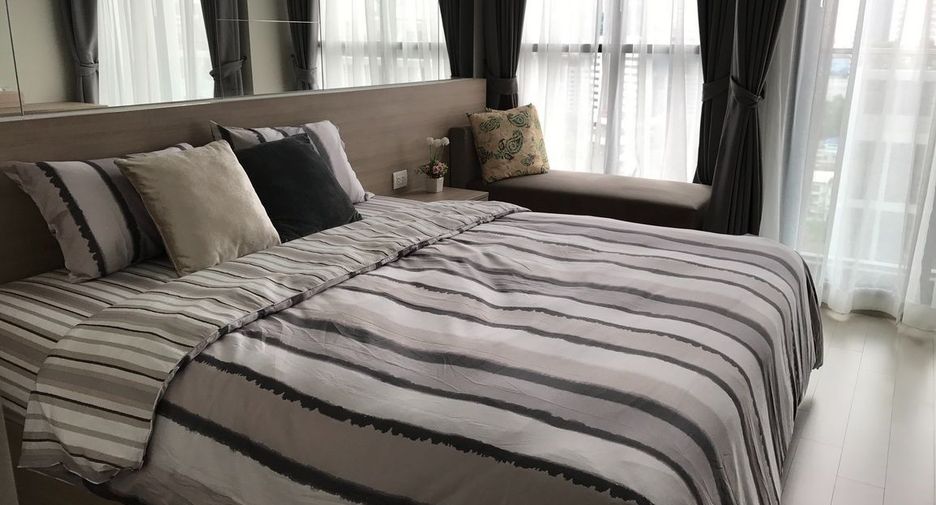 For rent 2 bedrooms condo in Pathum Wan, Bangkok