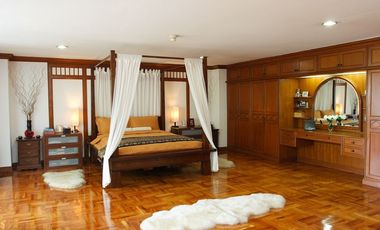 For rent 4 bedrooms condo in Khlong Toei, Bangkok