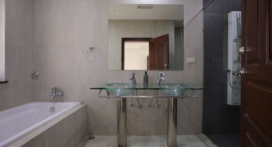 For sale 3 bed house in Bang Lamung, Chonburi