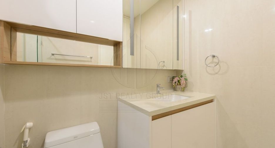 À vendre 2 chambres condo à Pathum Wan, Bangkok