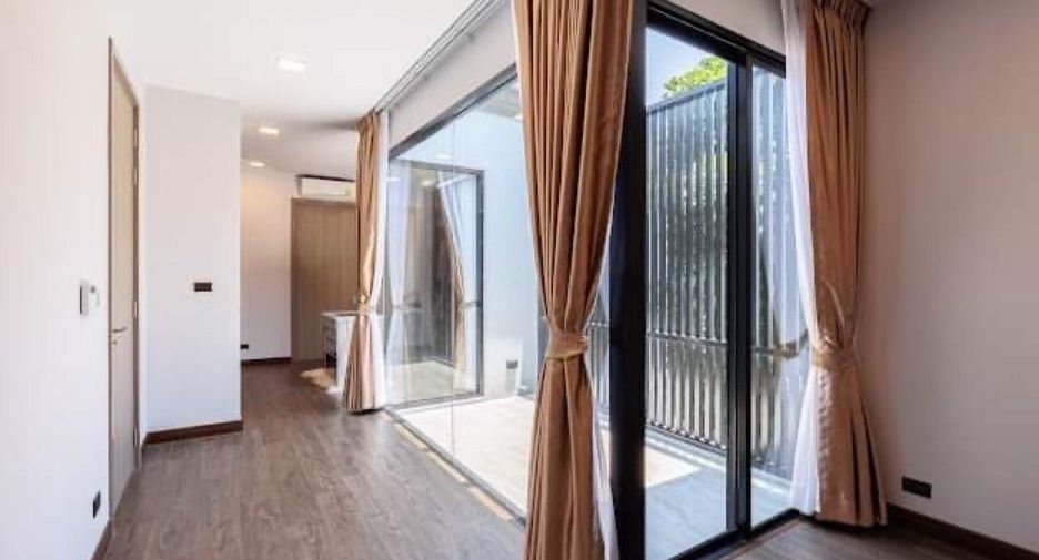For sale 4 bedrooms house in Prawet, Bangkok