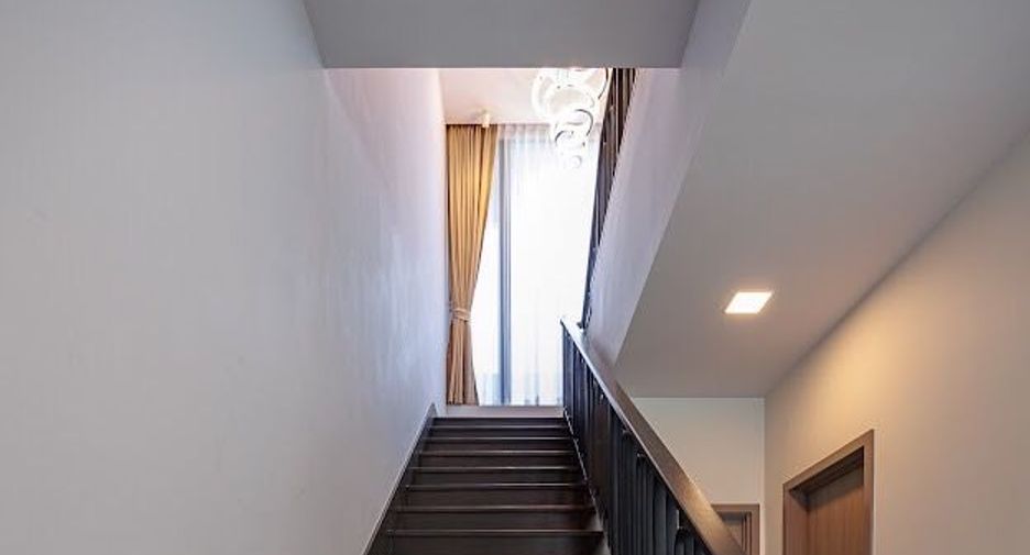 For sale 4 bedrooms house in Prawet, Bangkok