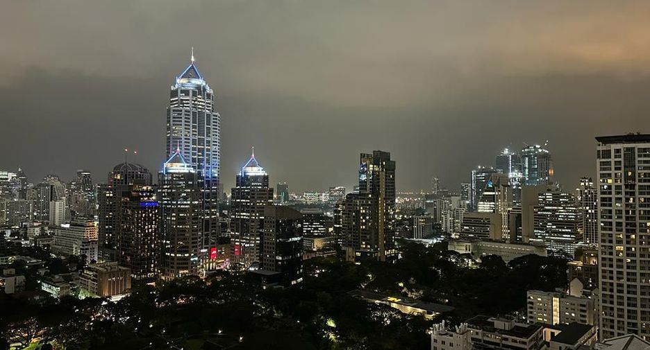 Wohnung zur Miete und zum Kauf mit 2 Zimmer in Pathum Wan, Bangkok