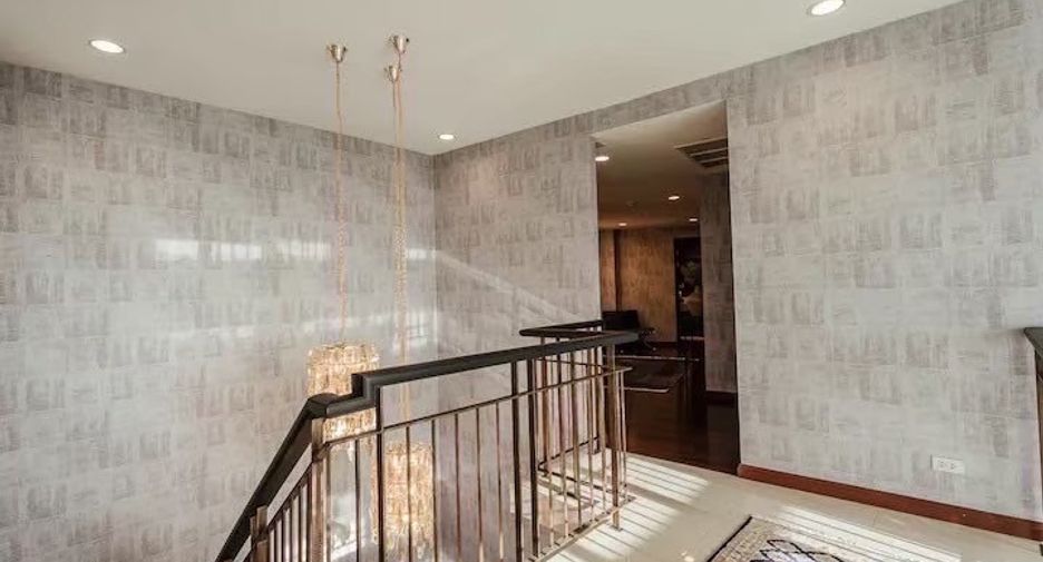 À vendre 4 chambres condo à Pathum Wan, Bangkok
