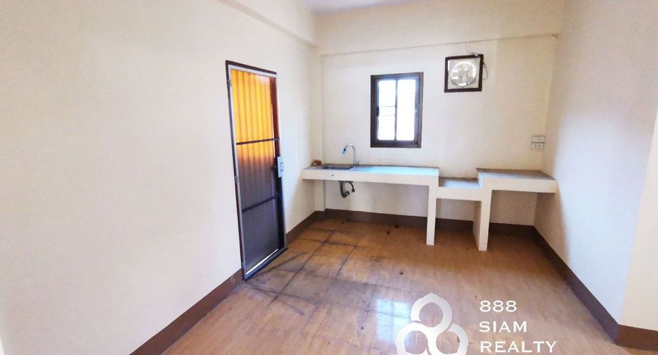 For sale 3 bedrooms house in Yan Nawa, Bangkok