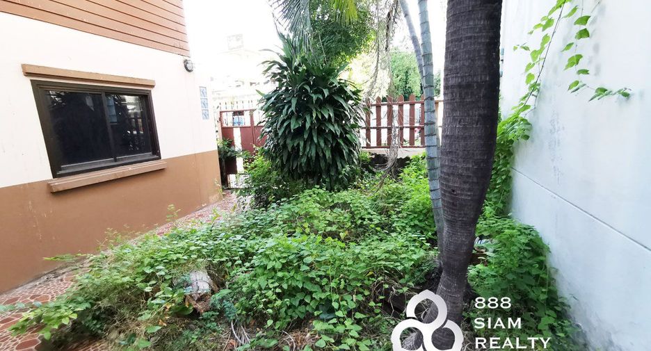 For sale 3 bedrooms house in Yan Nawa, Bangkok