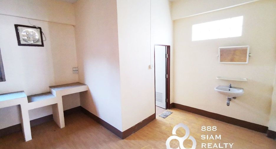 For sale 3 bedrooms house in Yan Nawa, Bangkok