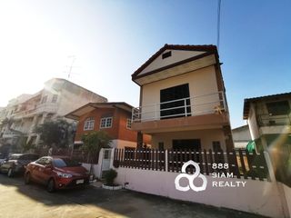 For sale 3 bedrooms house in Yan Nawa, Bangkok