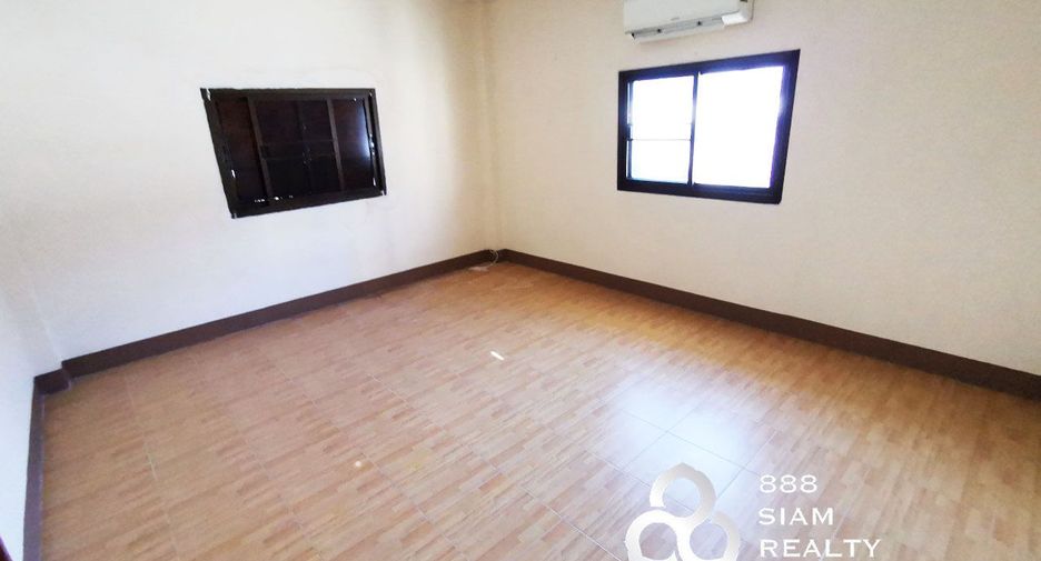 For sale 3 bedrooms house in Yan Nawa, Bangkok
