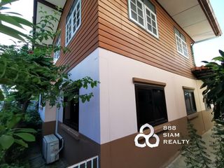 For sale 3 bedrooms house in Yan Nawa, Bangkok