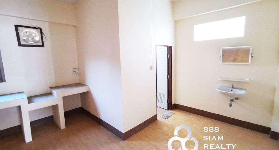 For sale 3 bedrooms house in Yan Nawa, Bangkok