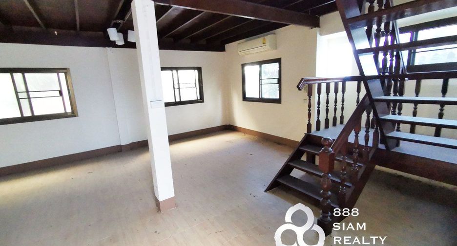For sale 3 bedrooms house in Yan Nawa, Bangkok