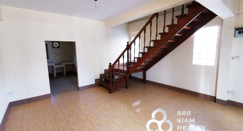 For sale 3 bedrooms house in Yan Nawa, Bangkok