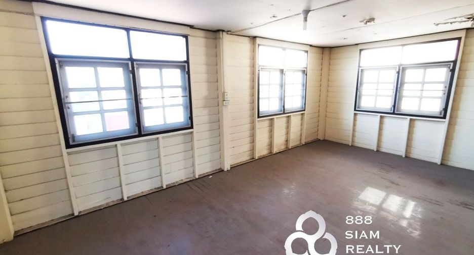For sale 3 bedrooms house in Yan Nawa, Bangkok