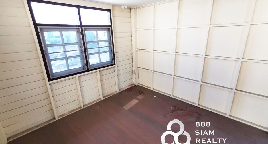 For sale 3 bedrooms house in Yan Nawa, Bangkok