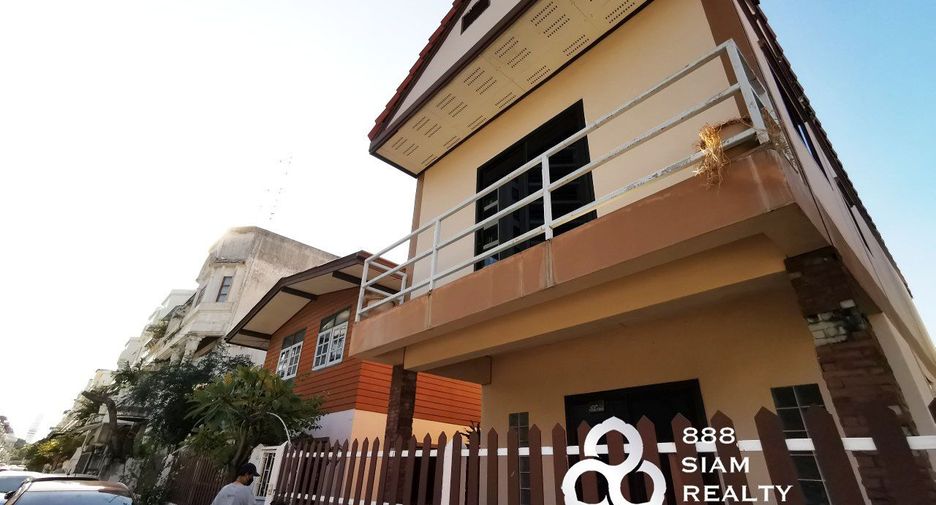 For sale 3 bedrooms house in Yan Nawa, Bangkok