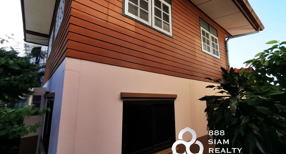 For sale 3 bedrooms house in Yan Nawa, Bangkok