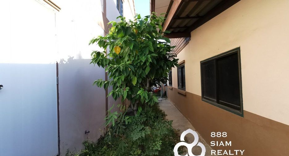 For sale 3 bedrooms house in Yan Nawa, Bangkok