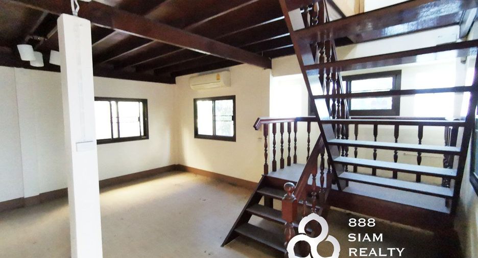 For sale 3 bedrooms house in Yan Nawa, Bangkok