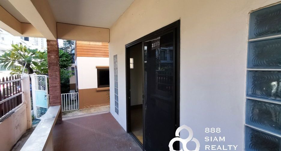 For sale 3 bedrooms house in Yan Nawa, Bangkok