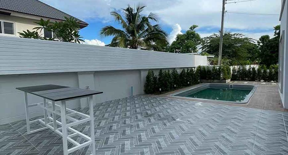 For sale 4 bedrooms house in Hang Dong, Chiang Mai