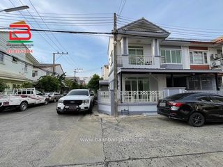 For sale 4 bedrooms townhouse in Thanyaburi, Pathum Thani