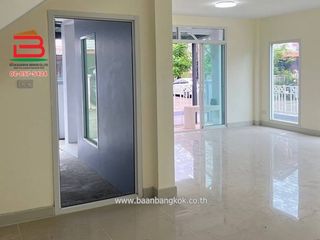 For sale 4 bedrooms townhouse in Thanyaburi, Pathum Thani