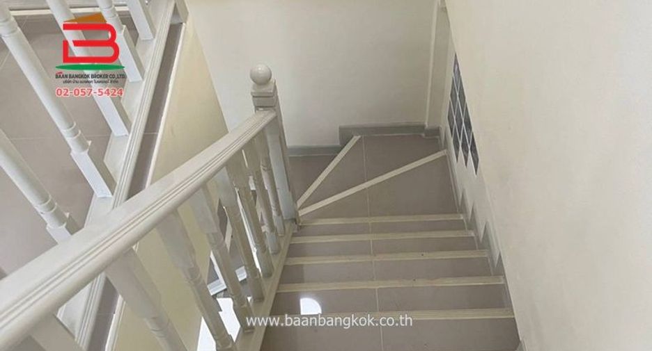 For sale 4 bedrooms townhouse in Thanyaburi, Pathum Thani