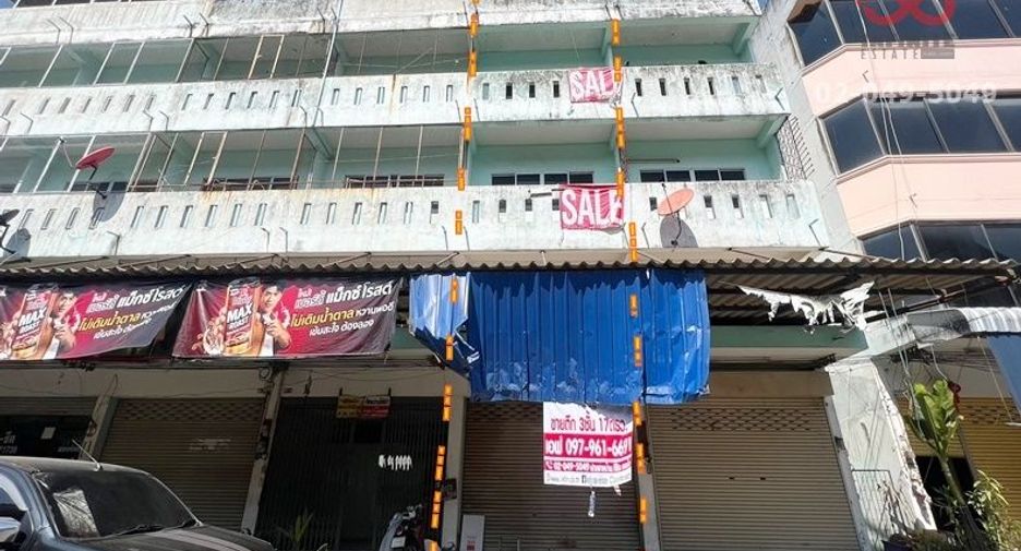 For sale 3 bed retail Space in Mueang Chachoengsao, Chachoengsao