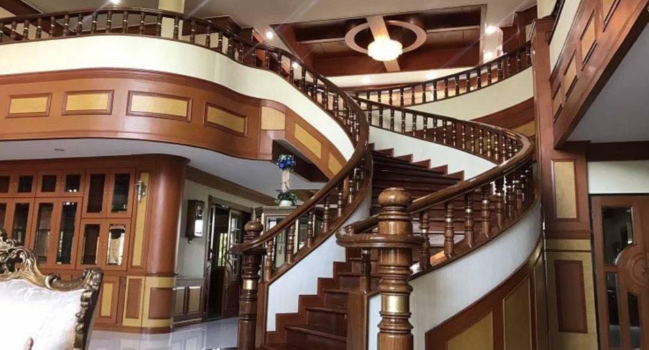Haus zum Kauf mit 5 Zimmer in Phutthamonthon, Nakhon Pathom