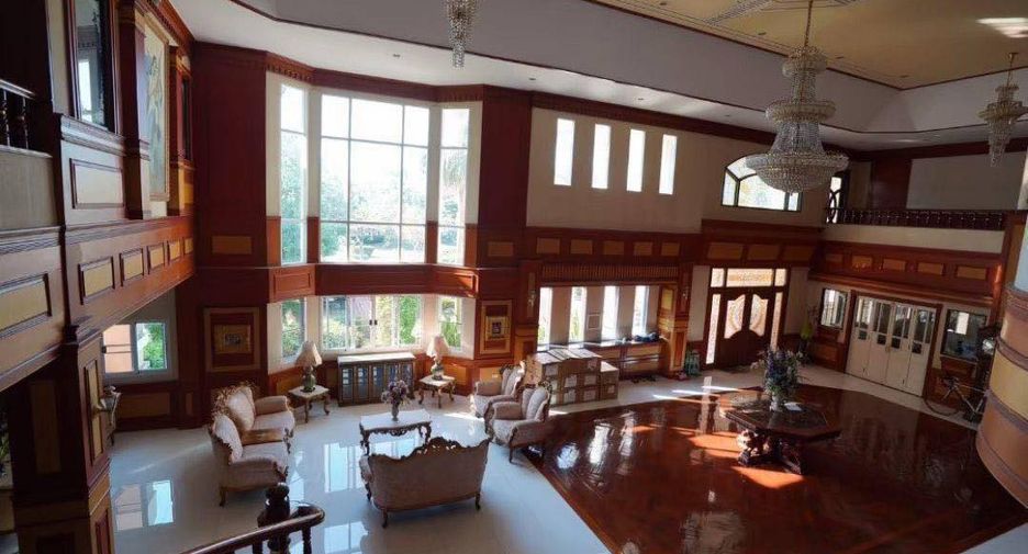 Haus zum Kauf mit 5 Zimmer in Phutthamonthon, Nakhon Pathom