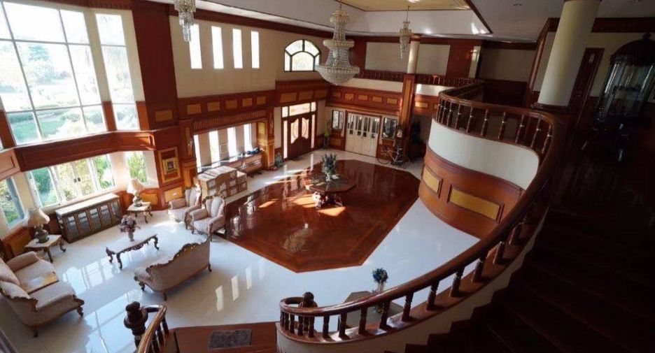 Haus zum Kauf mit 5 Zimmer in Phutthamonthon, Nakhon Pathom